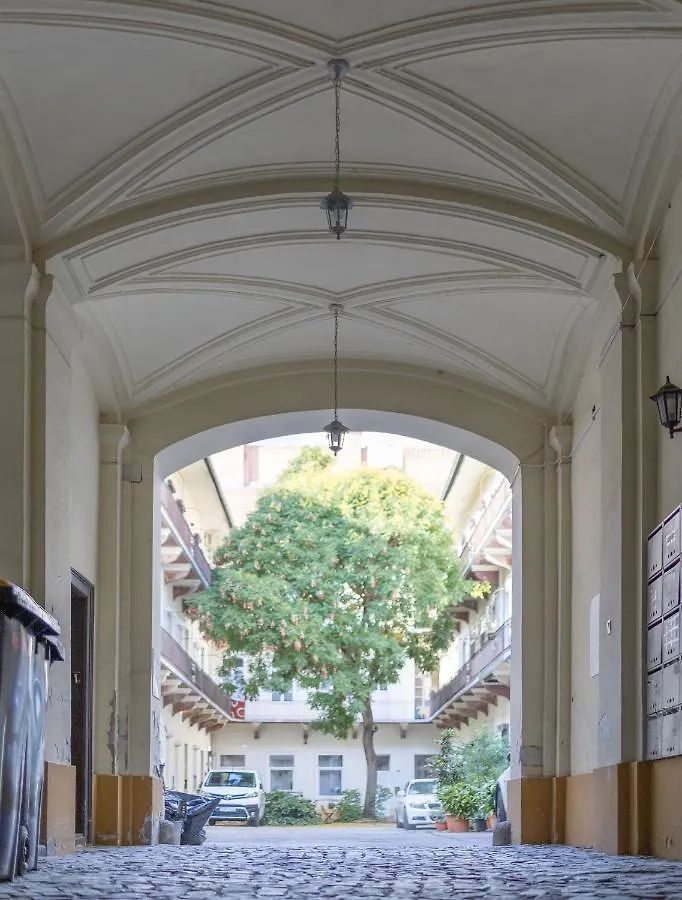 Mooki Rumbach Budapest Apartment
