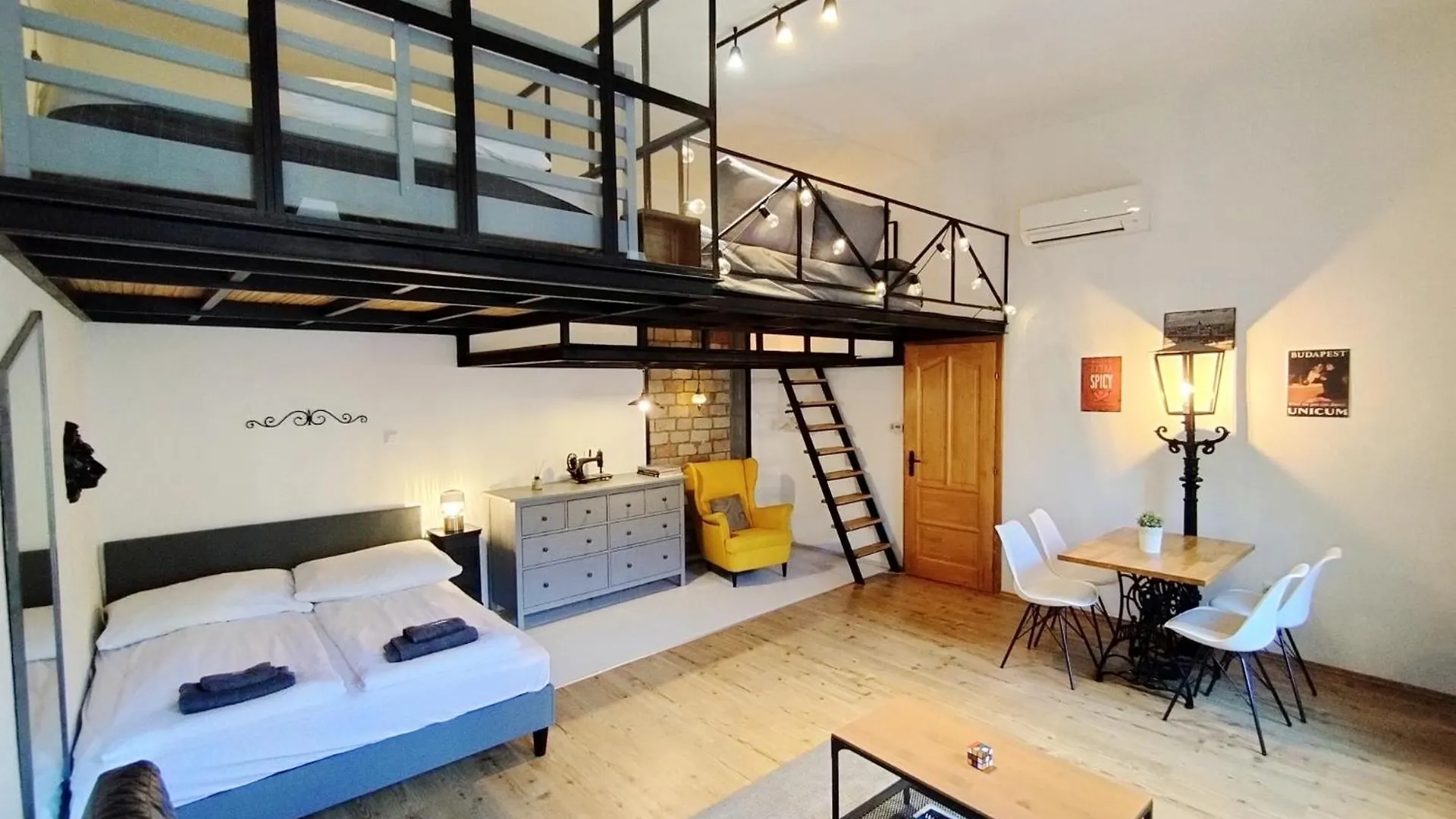 Mooki Rumbach Budapest Apartment