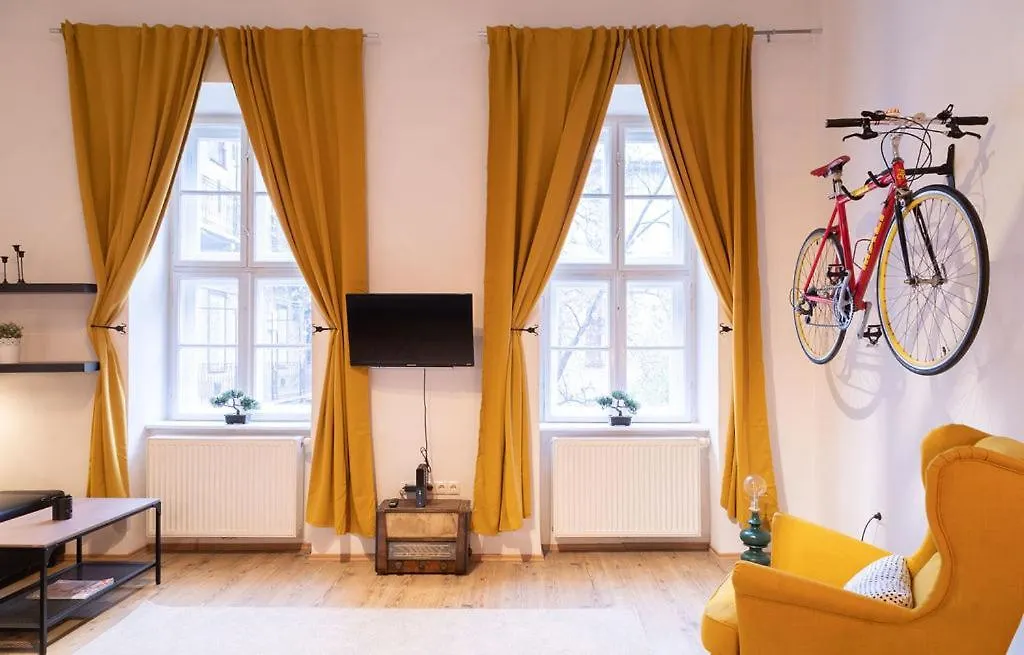 Mooki Rumbach Budapest Apartment
