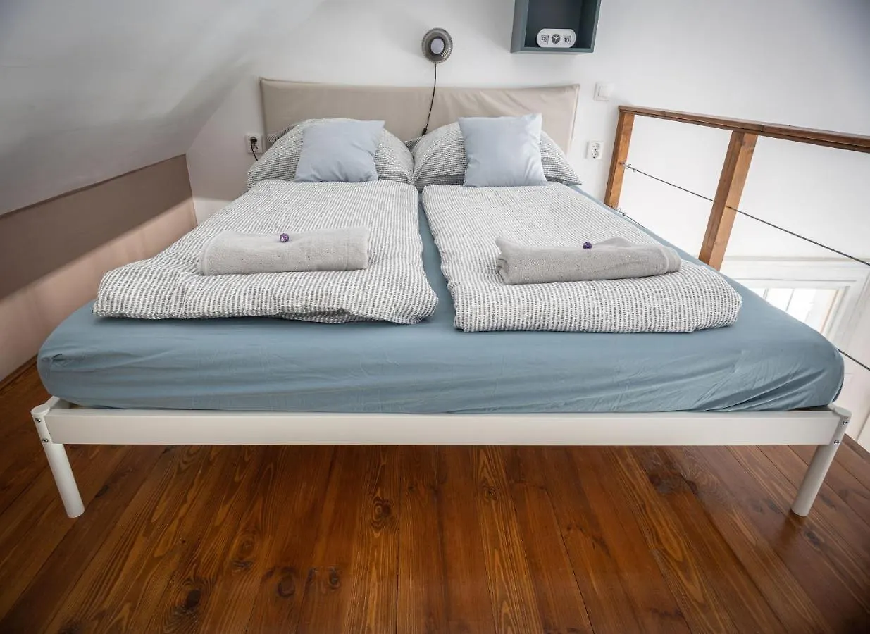 Mooki Rumbach Budapest Apartment