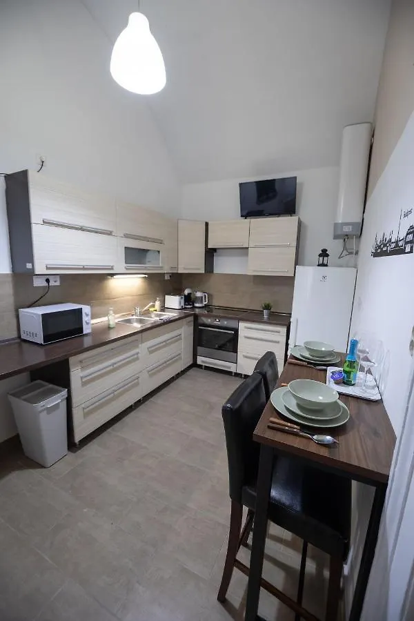 Mooki Rumbach Budapest Apartment