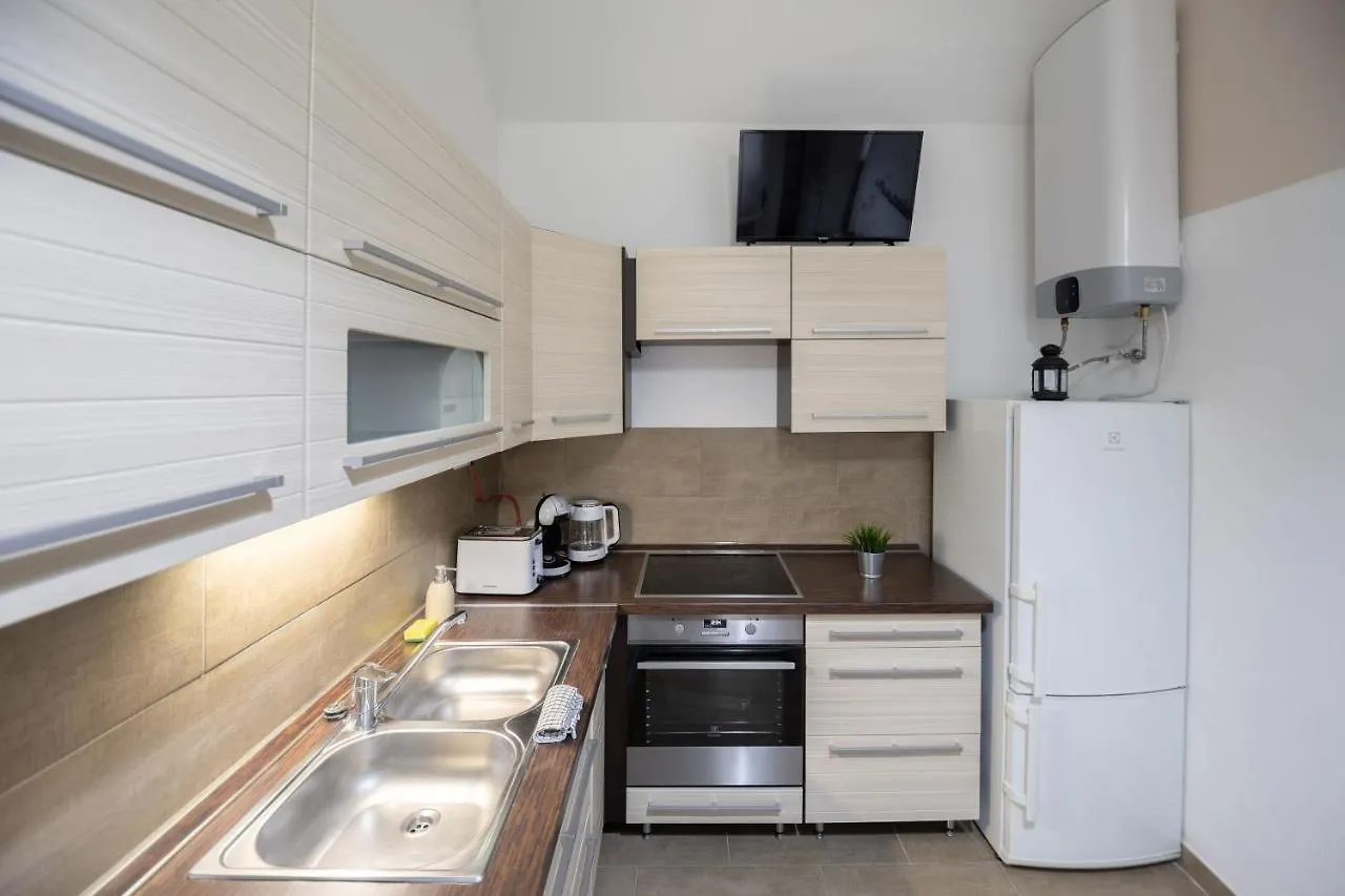Mooki Rumbach Budapest Apartment
