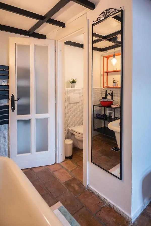 Mooki Rumbach Budapest Apartment