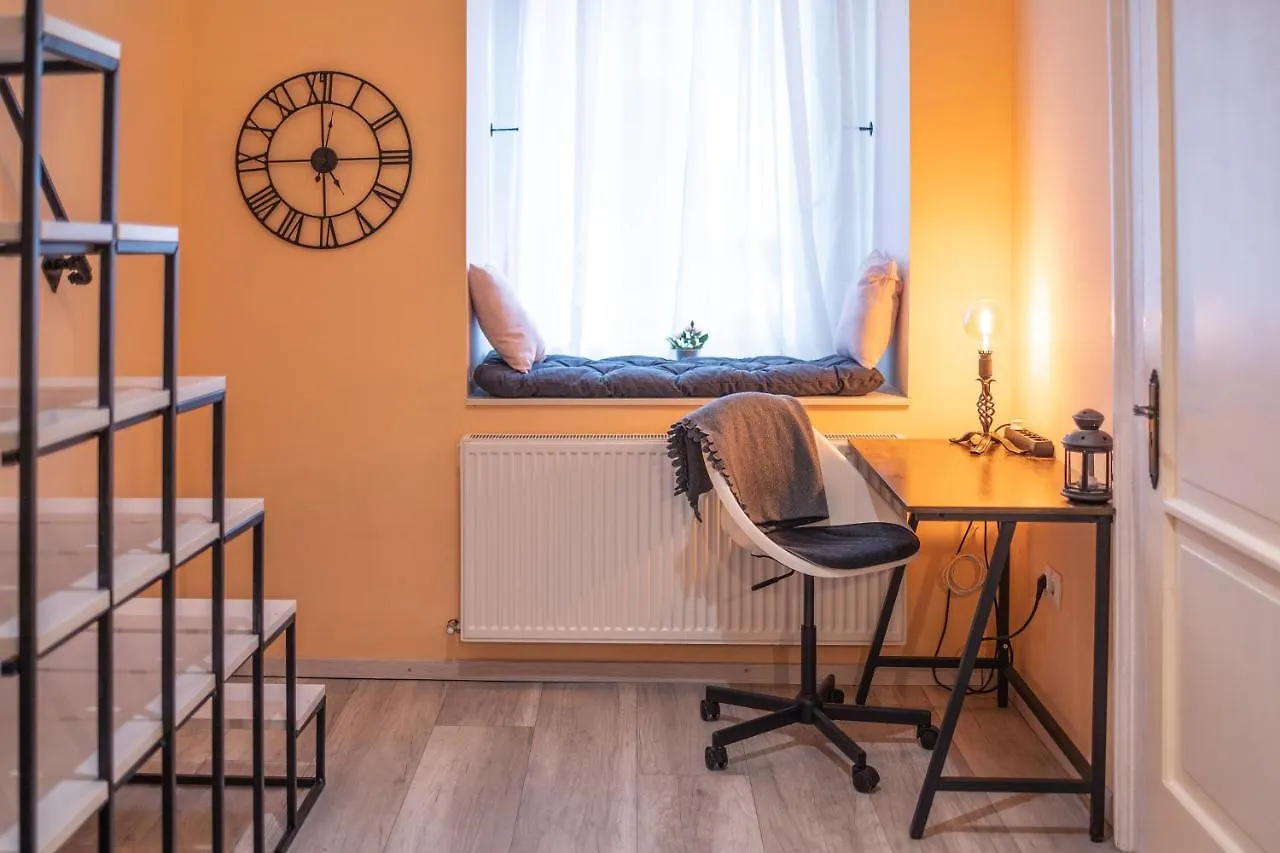 Mooki Rumbach Budapest Apartment