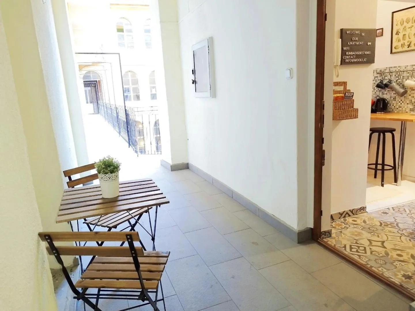 Mooki Rumbach Budapest Apartment