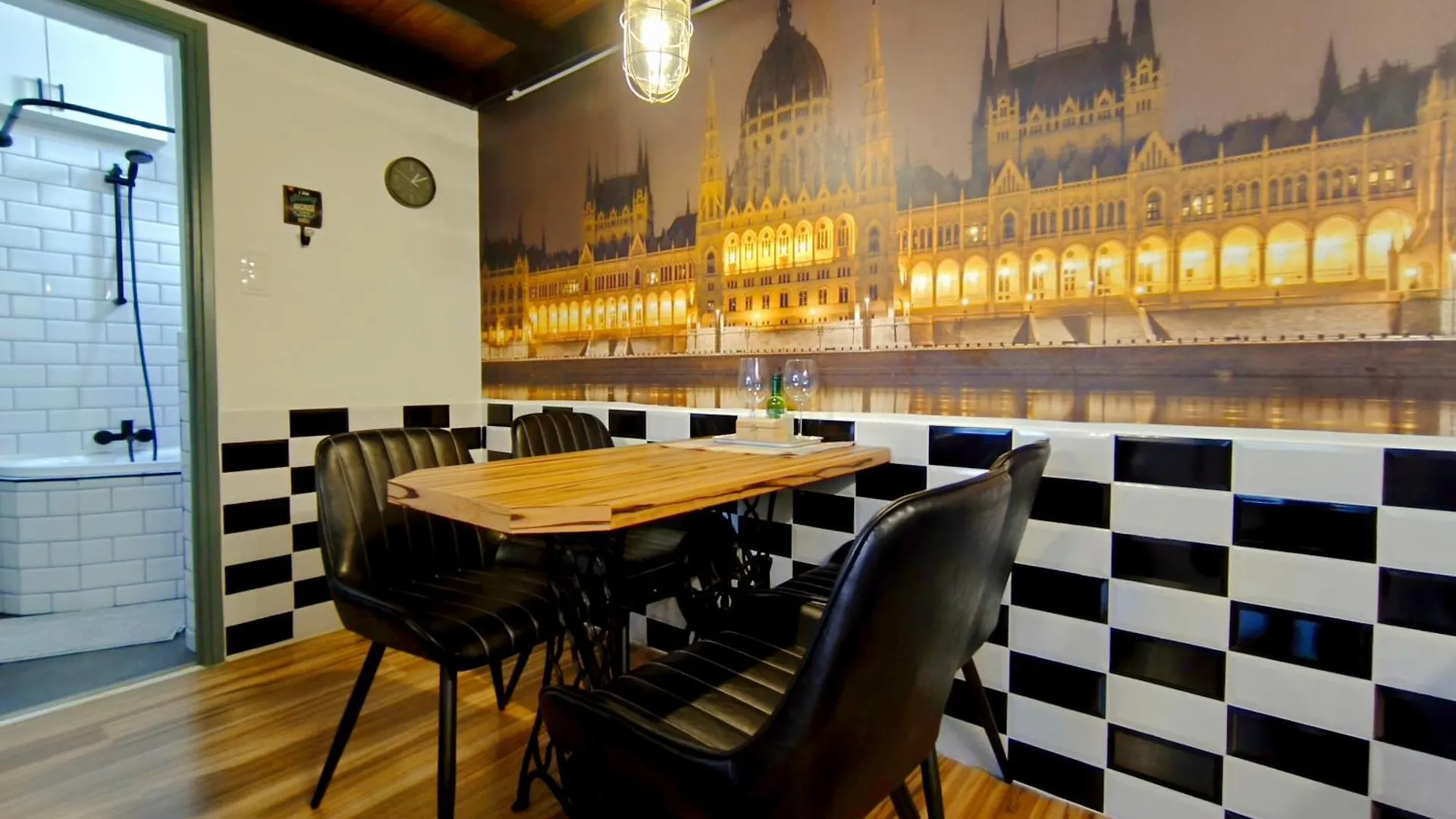 Mooki Rumbach Budapest Apartment